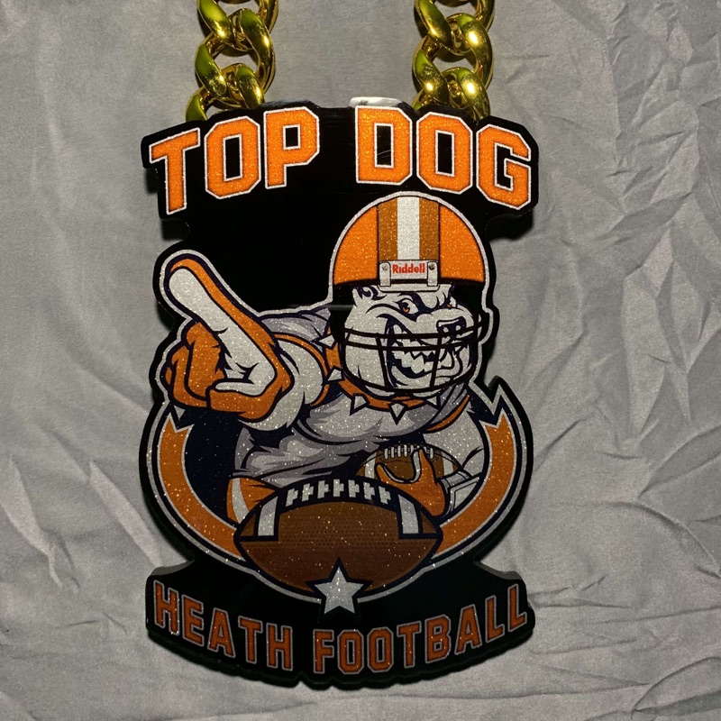 Football bulldog skinny chain pendant
