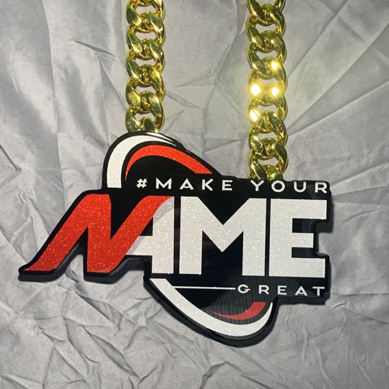 Custom team name pendant chain style